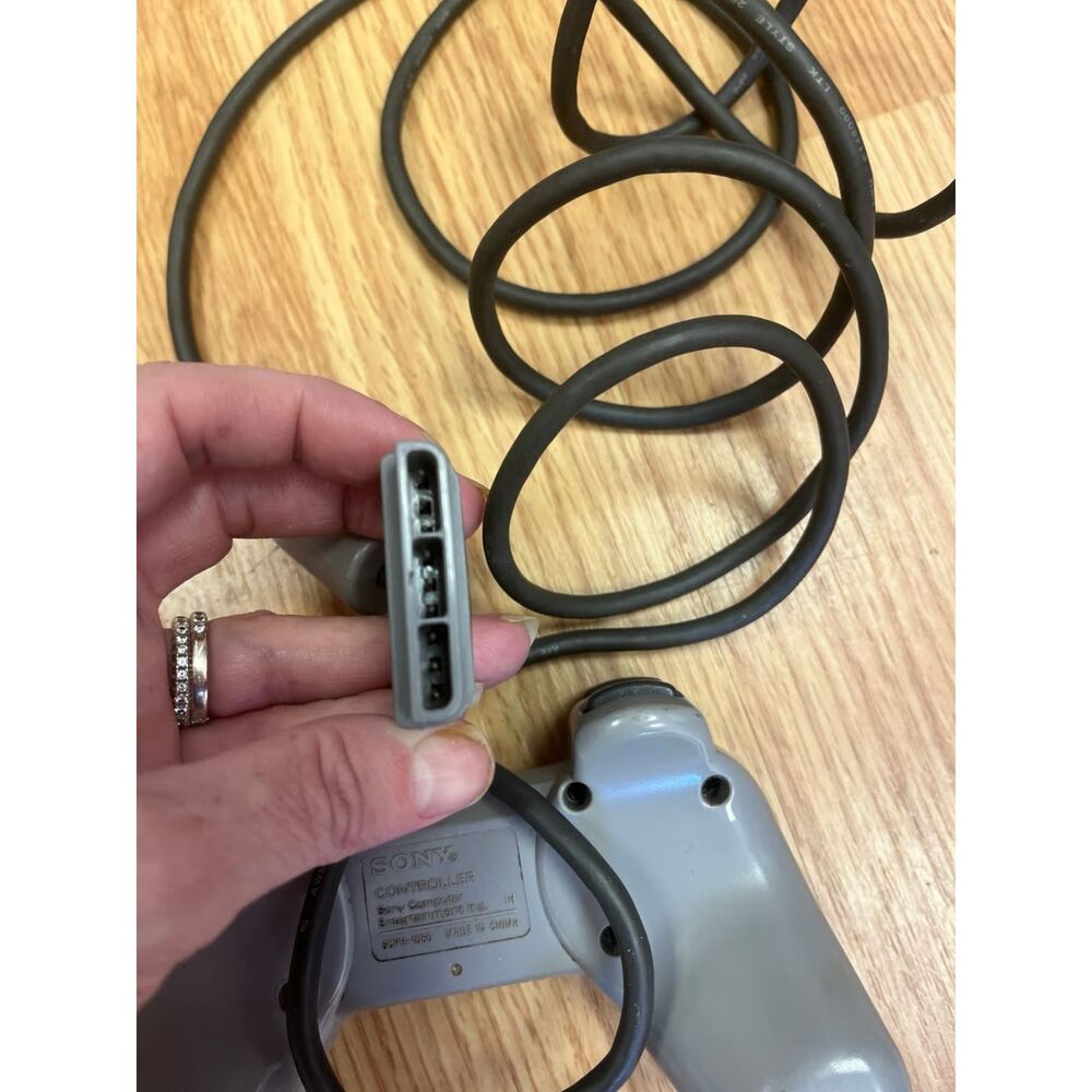 Playstation Controller - Picture 2 of 4